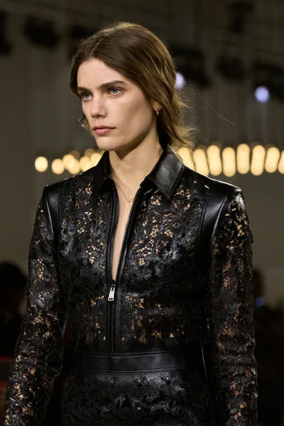 Look 152